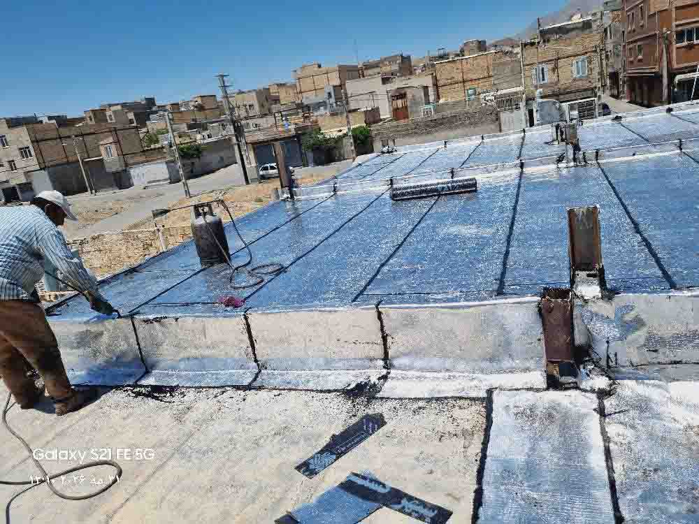 چرا پاییز بهترین فصل برای نصب ایزوگام است؟